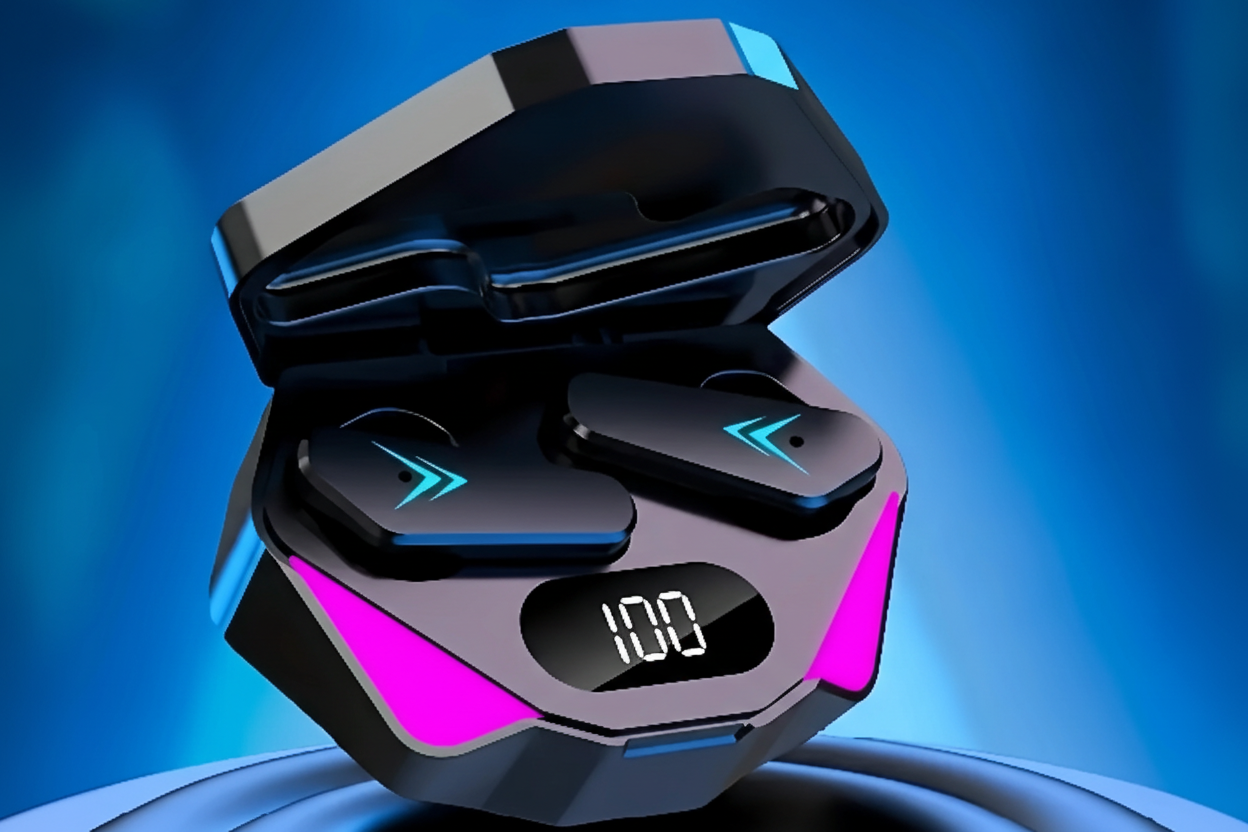 Gaming earbuds charging case with RGB lights